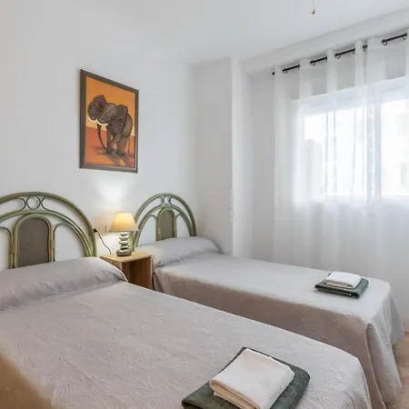 Apartment Albamar 6 Personas Con Parking Cerca De La Playa *