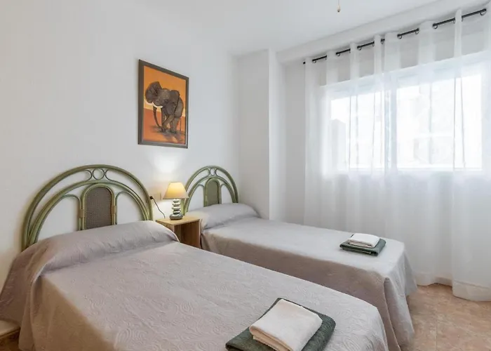 Apartment Albamar 6 Personas Con Parking Cerca De La Playa *